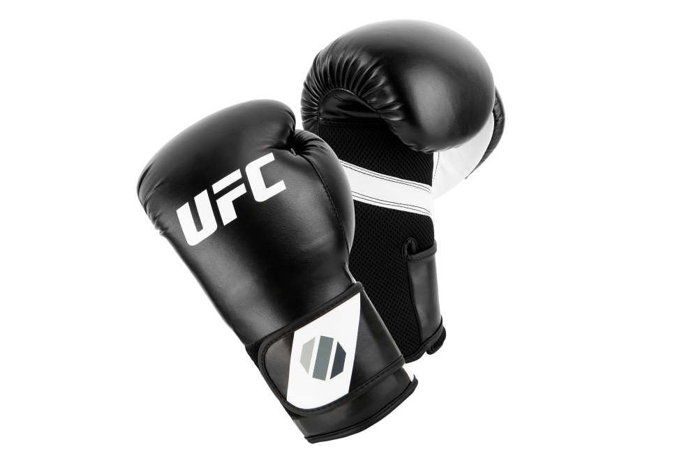 voorkant Bijna toewijding UFC Training Kickbokshandschoenen Zwart/Wit 8oz kopen? Helisports is hét  adres